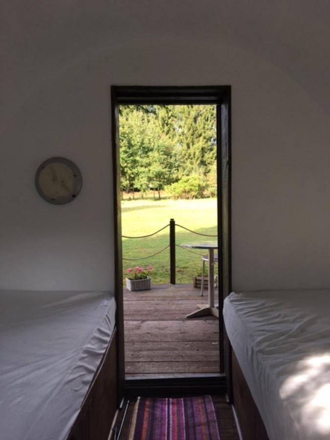 Charming 2-Bed Cabin In Domfront-En-Poiraie Perrou Екстер'єр фото
