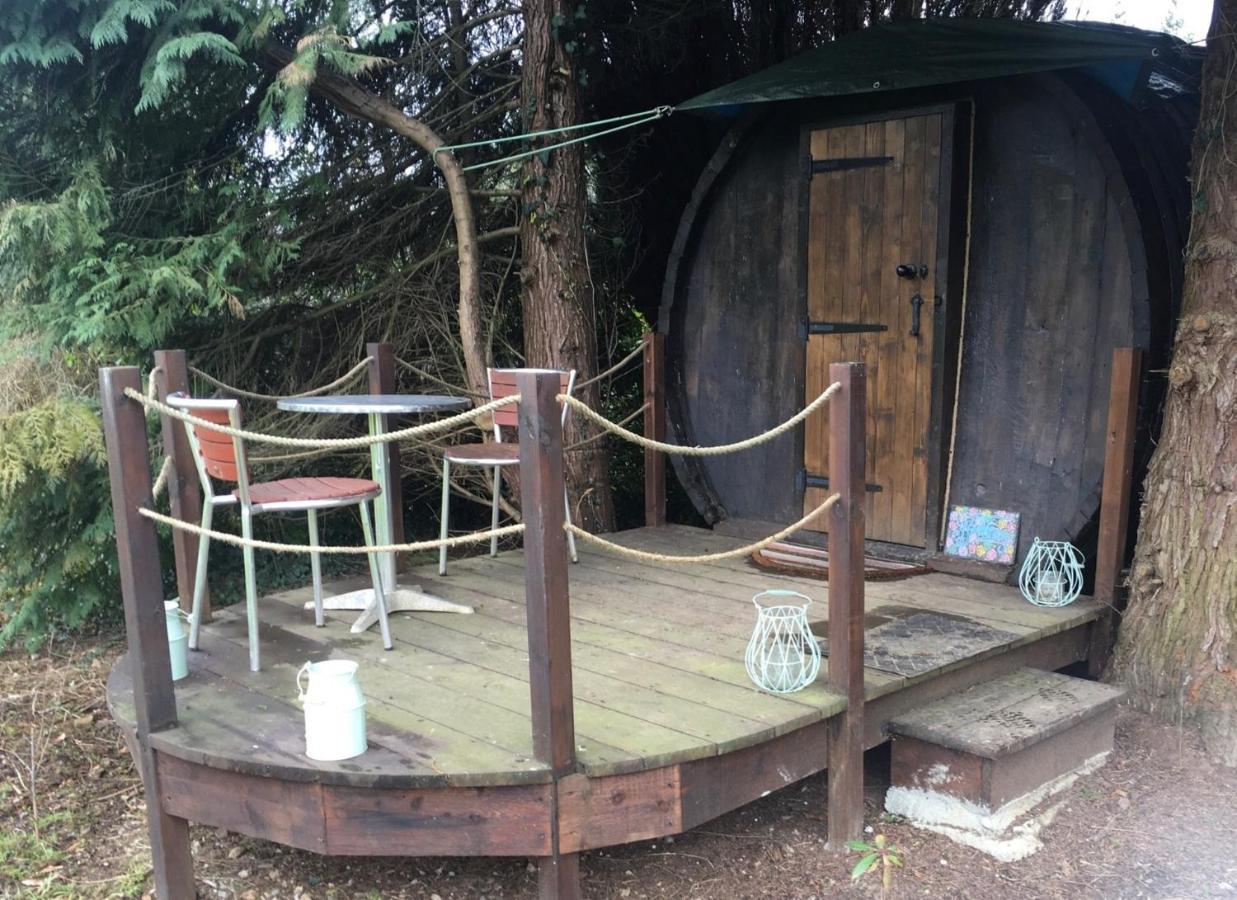 Charming 2-Bed Cabin In Domfront-En-Poiraie Perrou Екстер'єр фото