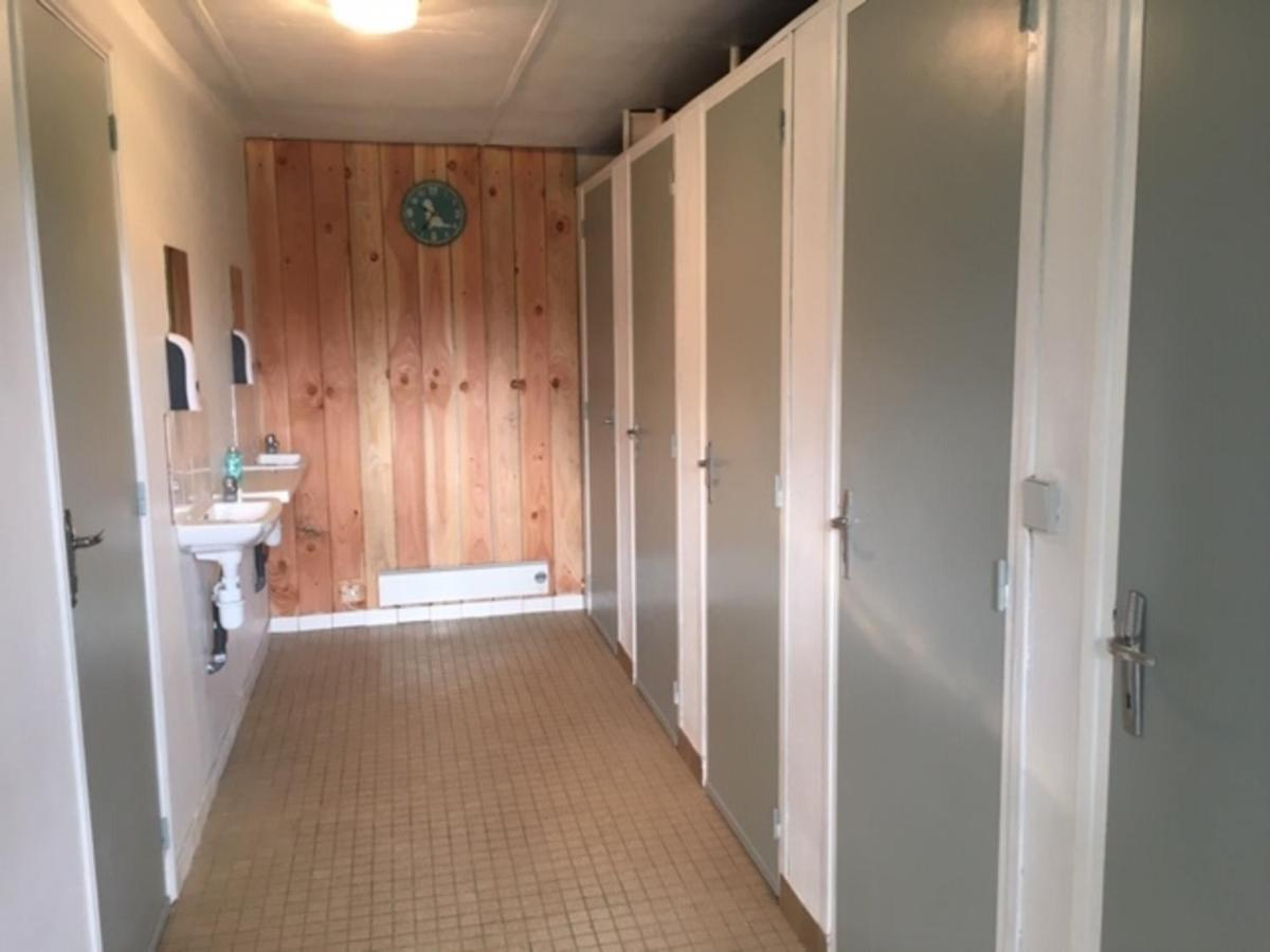 Charming 2-Bed Cabin In Domfront-En-Poiraie Perrou Екстер'єр фото