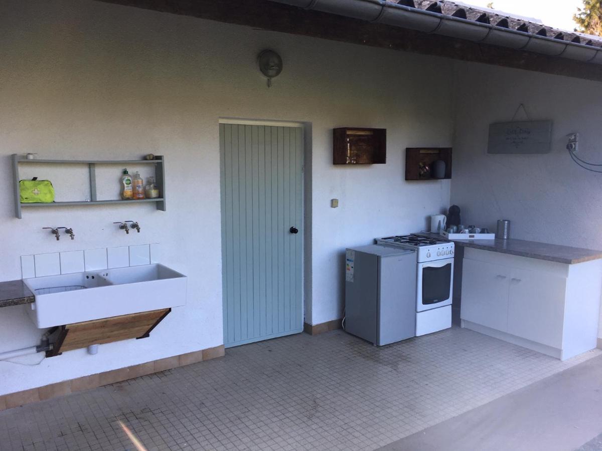 Charming 2-Bed Cabin In Domfront-En-Poiraie Perrou Екстер'єр фото